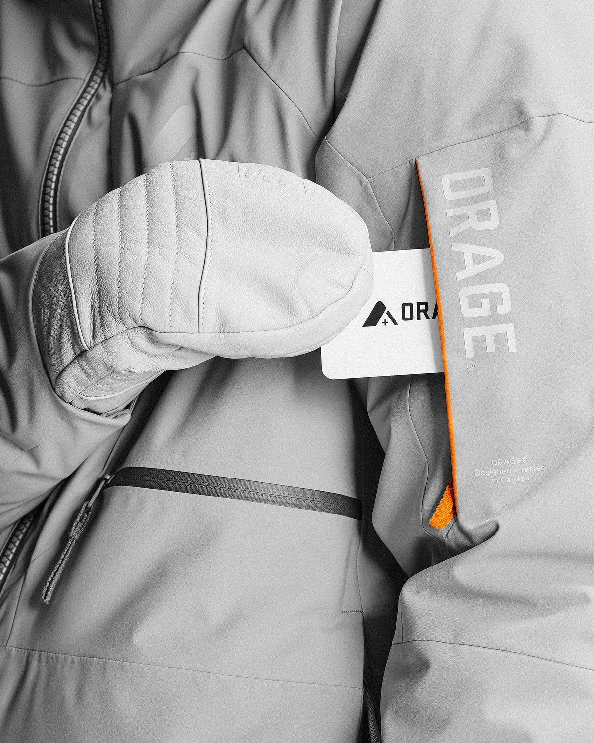 Zipped pass pocket on the sleeve