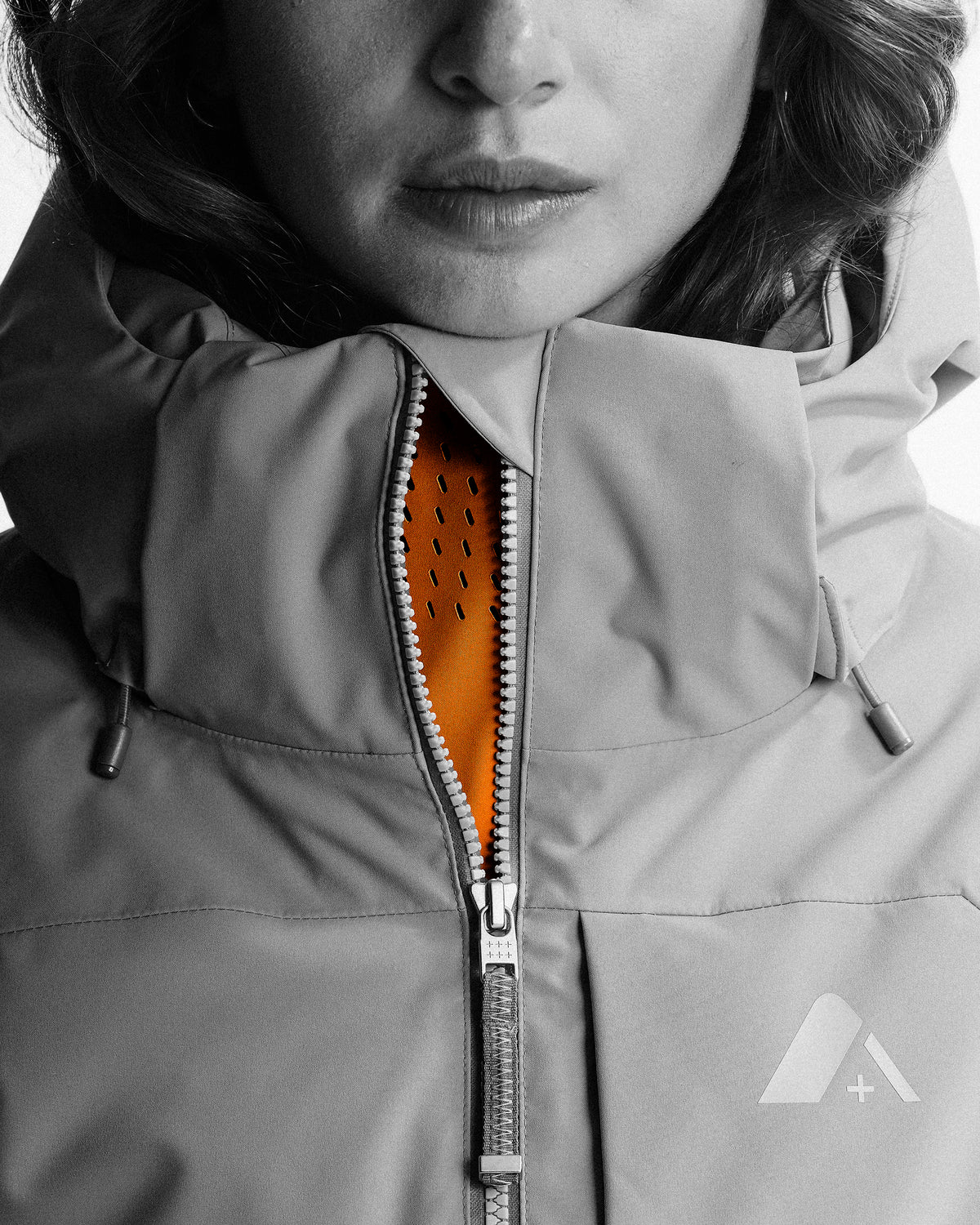Fog-free placket for enhanced breathability