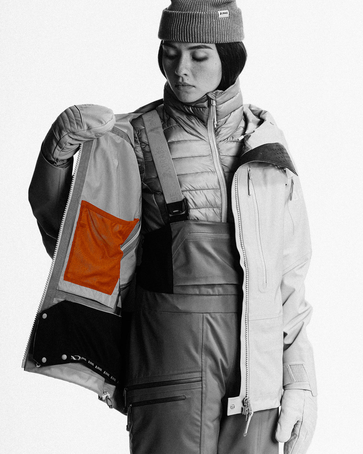 Mesh goggle pocket